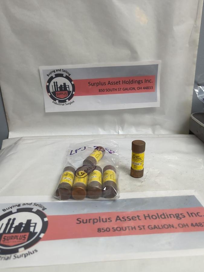 Used COOPER BUSSMANNLPJ-30SP,FUSETRON 30 AMP FUSE LOT OF 6 PRE-OWNED