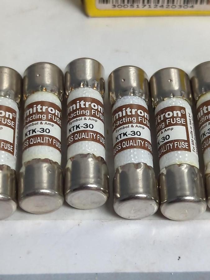 COOPER BUSSMANN,KTK-30,LIMITRON 30 AMP FUSES BOX OF 10 NOS