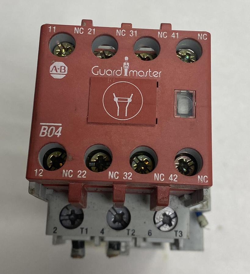 Used Allen-Bradley,100-C30Z*00,Series C Contactor