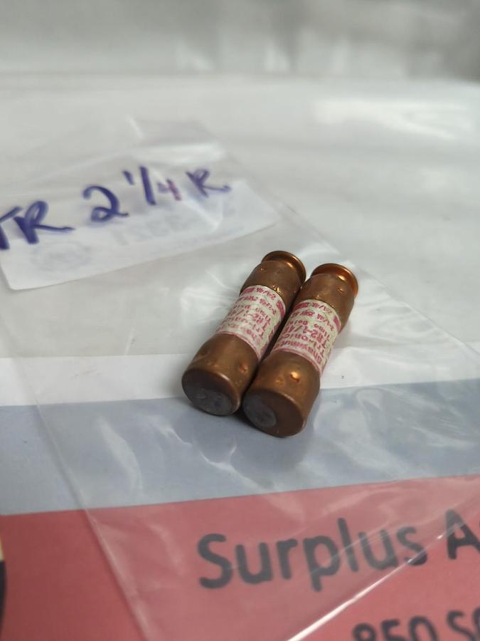 Used GOULD SHAWMUT,TR-2-1/4R,TRI-ONIC 2-1/4 AMP FUSE LOT OF 2 PRE-OWNED