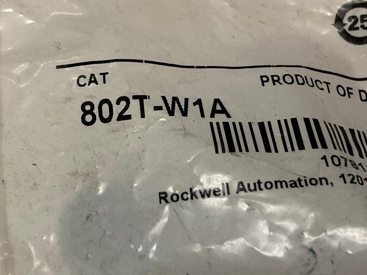 Allen Bradley,802T-W1A,Roller Lever Arm Ser B
