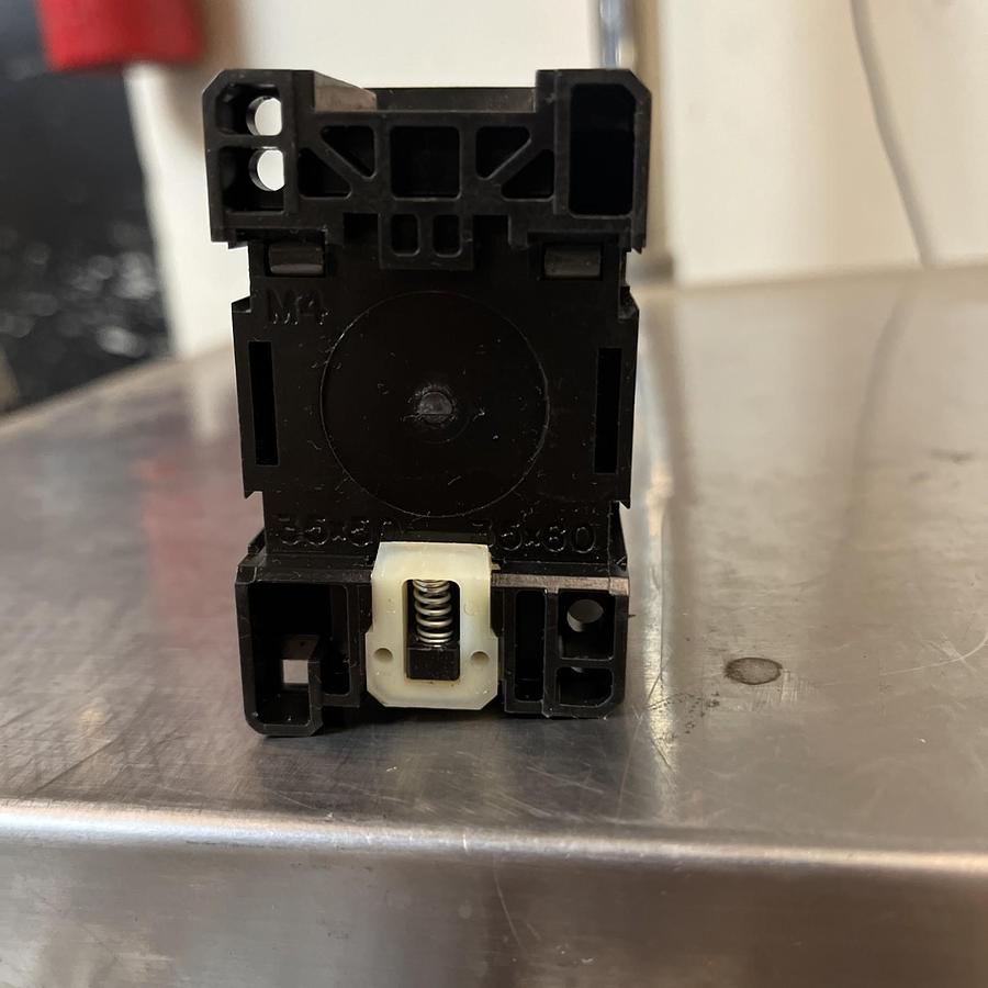 Used ALLEN BRADLEY,100-A12ND3,CONTACTOR 12A 3P 120V COIL