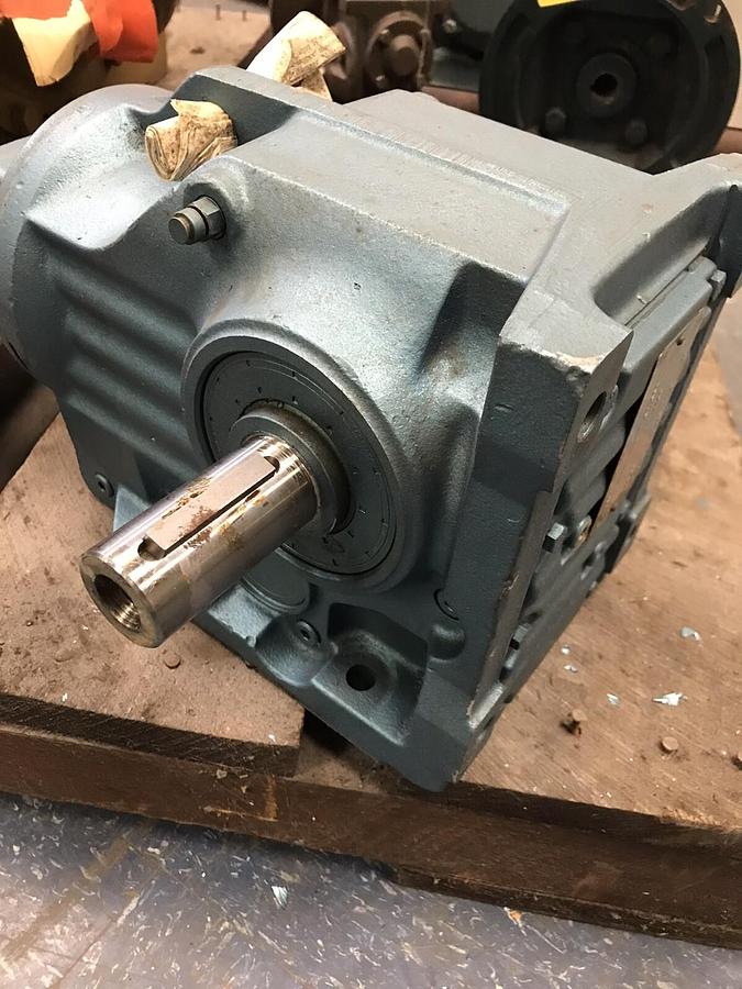 SEW Eurodrive,K67AD2,Gear Drive Ratio 24.00