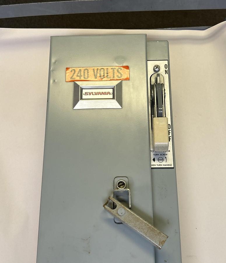 Used SYLVANIA,T18TA31603-T46,AC STARTER SIZE 1 3P