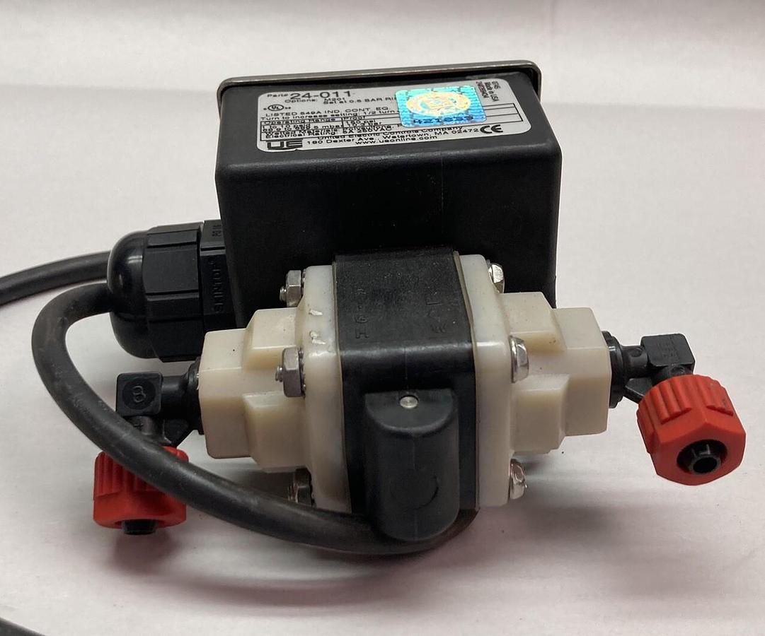 United Electric,24-011,Pressure Differential Switch 1-10 PSID
