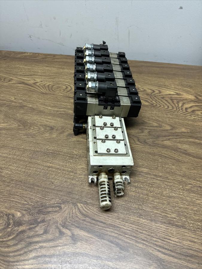 Used SMC,VP7-6-FG-D,7 Solenoid Valves W/10 Valve Manifold