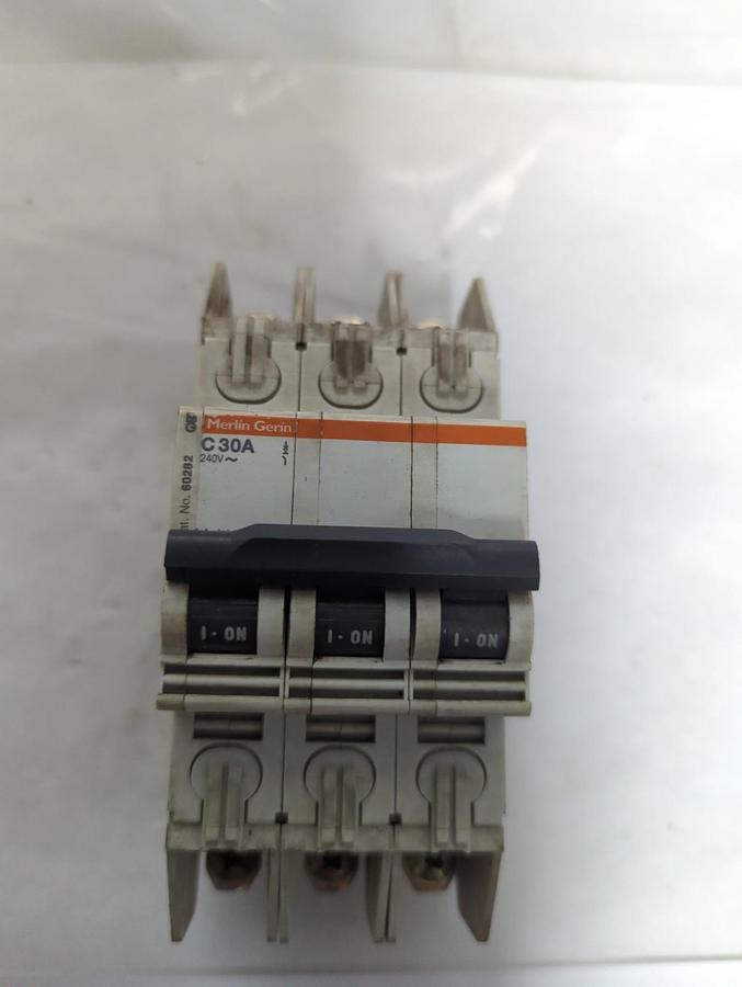 Used MERLIN GERIN,60282,CIRCUIT BREAKER C 30A 240V PRE-OWNED