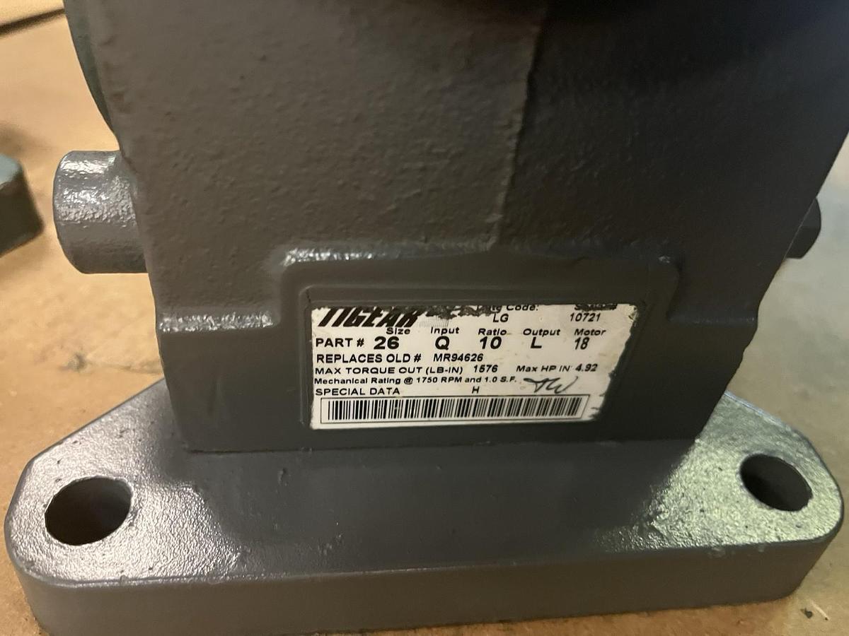 Used DODGE,26Q10L18,TIGEAR 2 GEAR SPEED REDUCER SIZE 26 RATIO 10 1576RPM 4.92 HP
