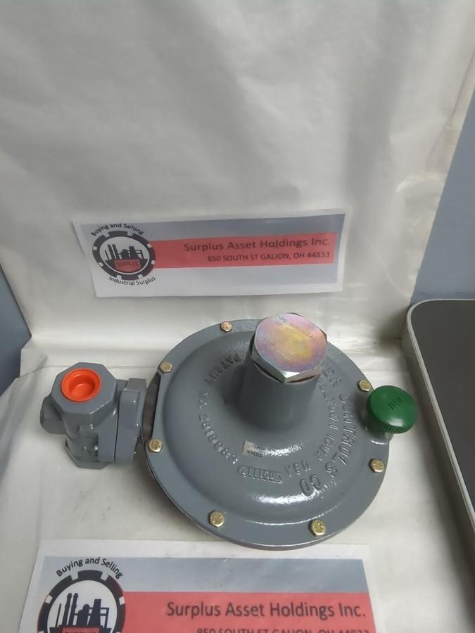 FISHER CONTROLS,Y600A-144,PRESSURE CONTROL VALVE 3/8 INCH NOS