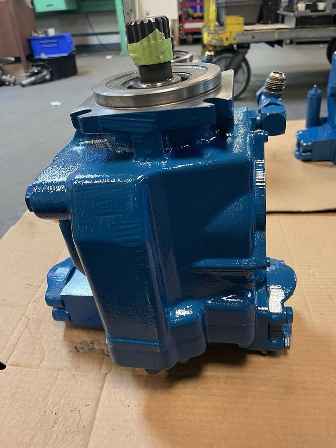 Used VICKERS,PVH131C-RF-3S-10-CM7-31,HYDRAULIC PISTON PUMP