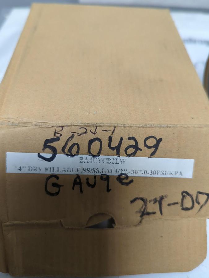 WEKSLER,BACYCB2LW,4 INCH PRESSURE GAUGE 1/2 IN NPT 30 IN-30PSI/KPA NOS