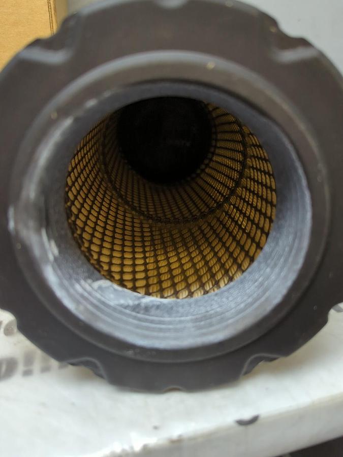 Used WIX,46671,RADIAL SEAL OUTER AIR FILTER NEW