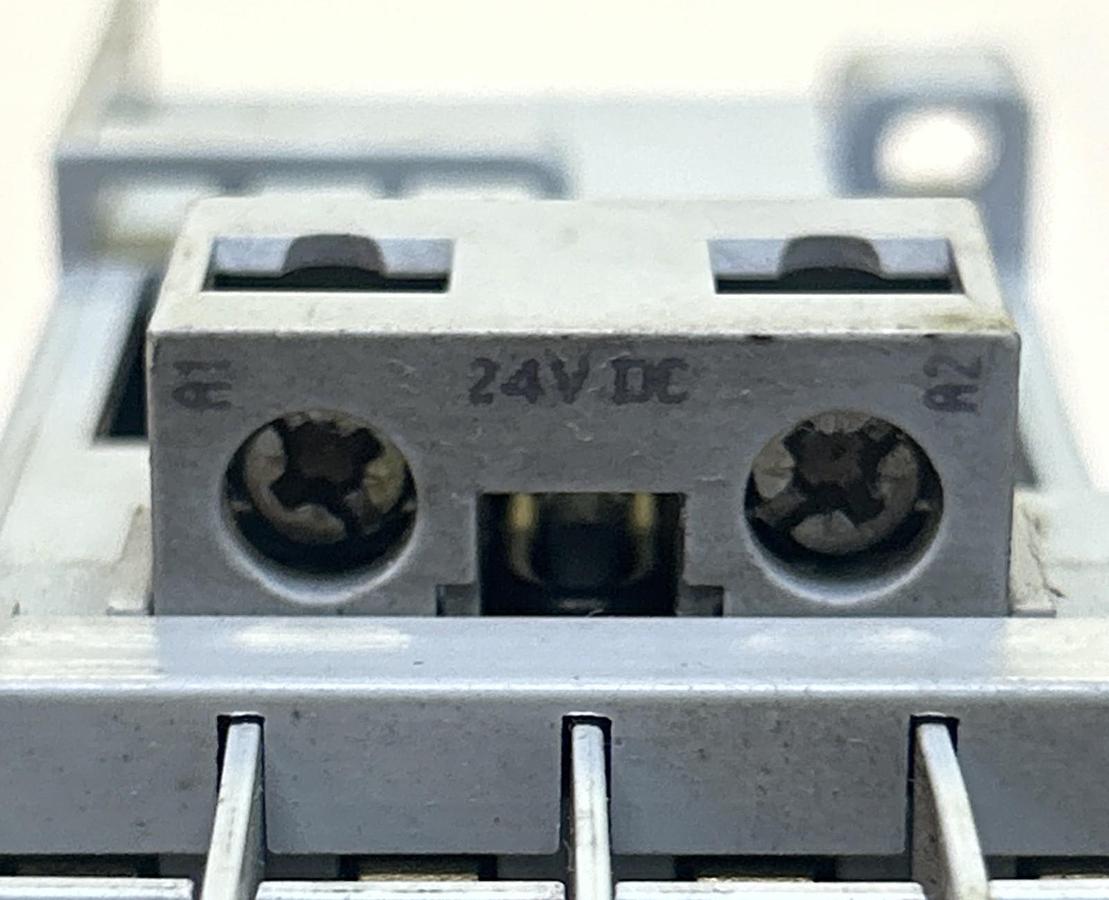 Used ALLEN BRADLEY,100-C09Z10,CONTACTOR 24VDC COIL
