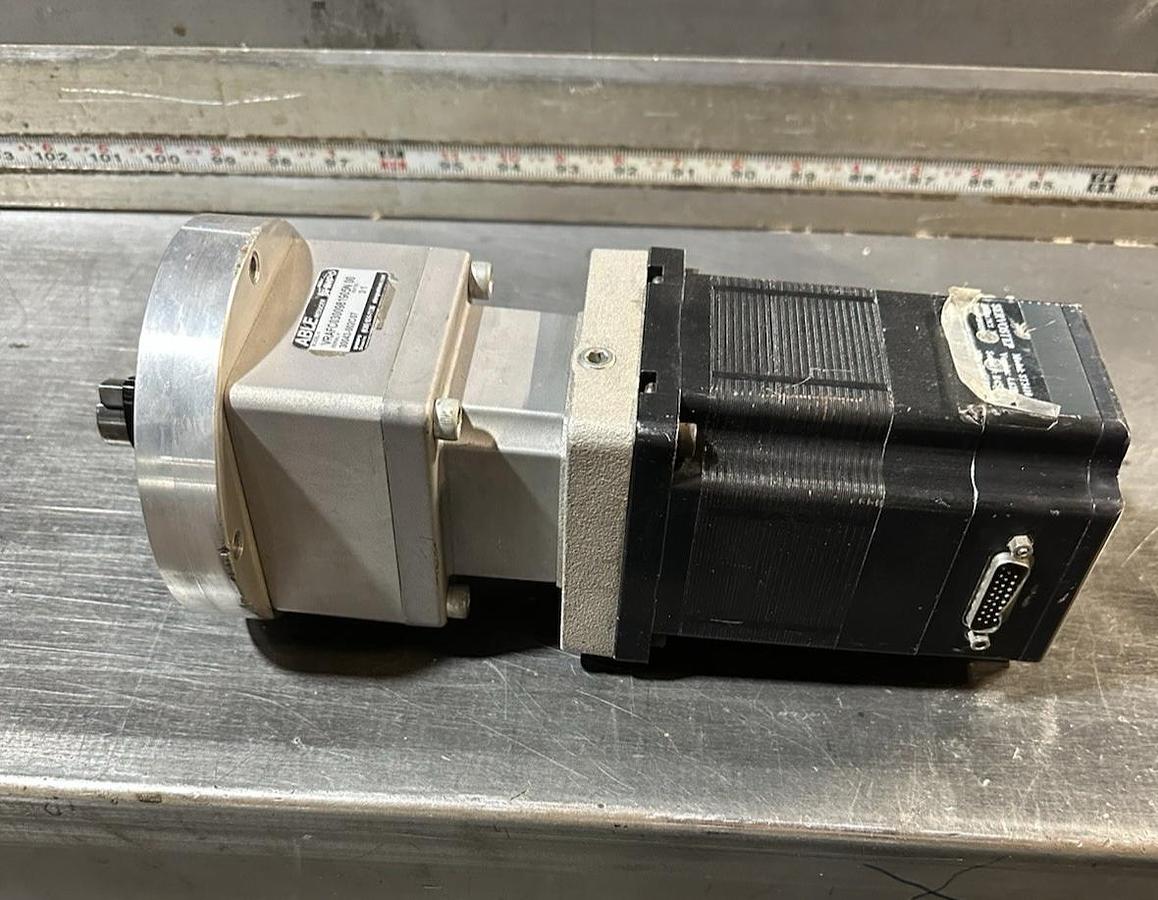Used Animatics Servostep,ST3410,W/Able Reducer VRAFC0300981905N 00 3:1 Ratio