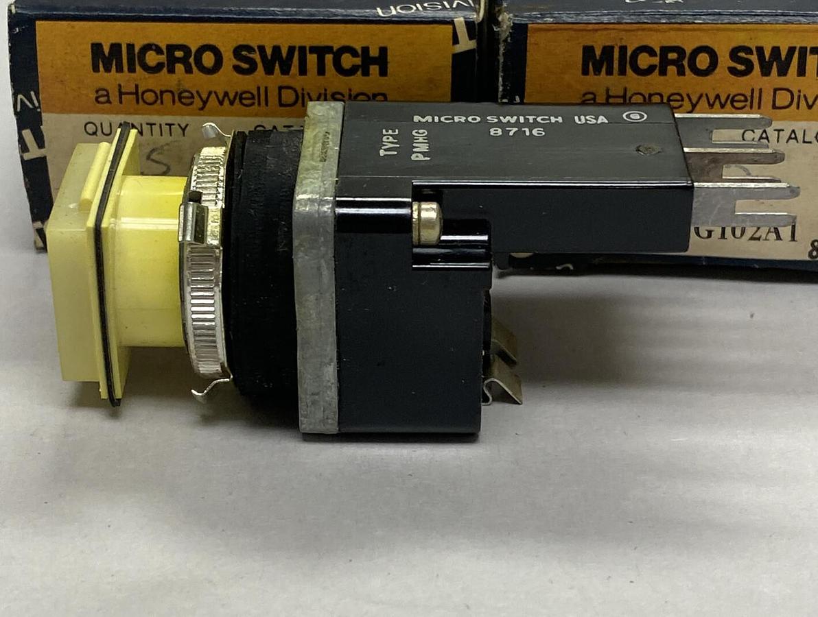 Honeywell Micro Switch,PMHG102A1,Push Button Lot Of 2 NOS