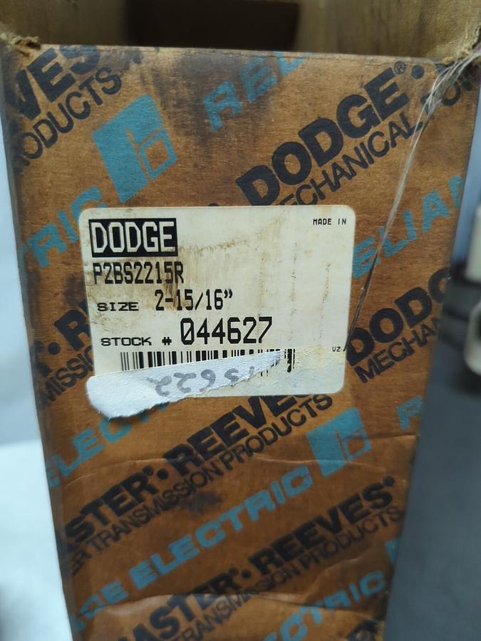 DODGE,P2BS2215R,PILLOW BLOCK BEARING 2-15/16 INCH BORE 044627 NOS