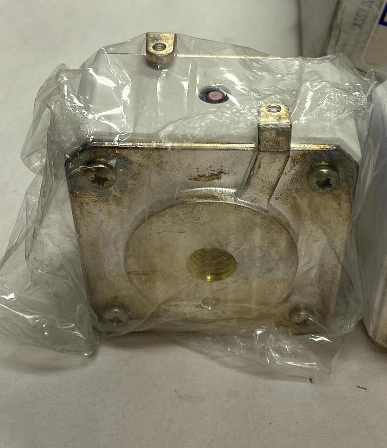 FERRAZ SHAWMUT,D300452,FUSE 1100A 700V LOT OF 3 NEW