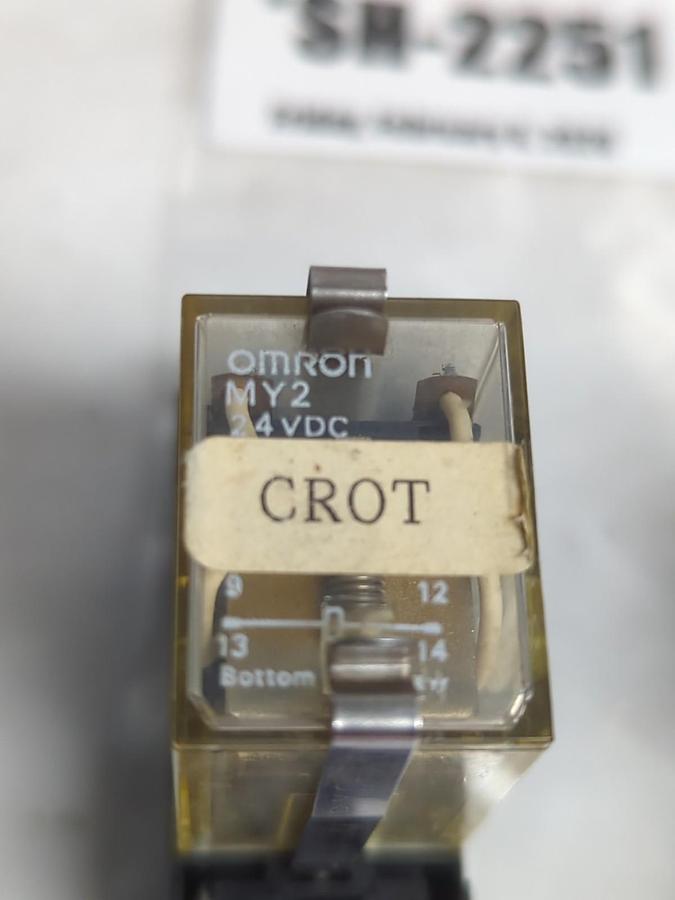 Used OMRON,MY2,RELAY W/ 07Z0W1 BASE LOT OF 2 PRE-OWNED