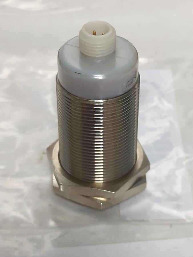 Used EATON,E57-30L-E33-AA,PROXIMITY SWITCH PRE-OWNED