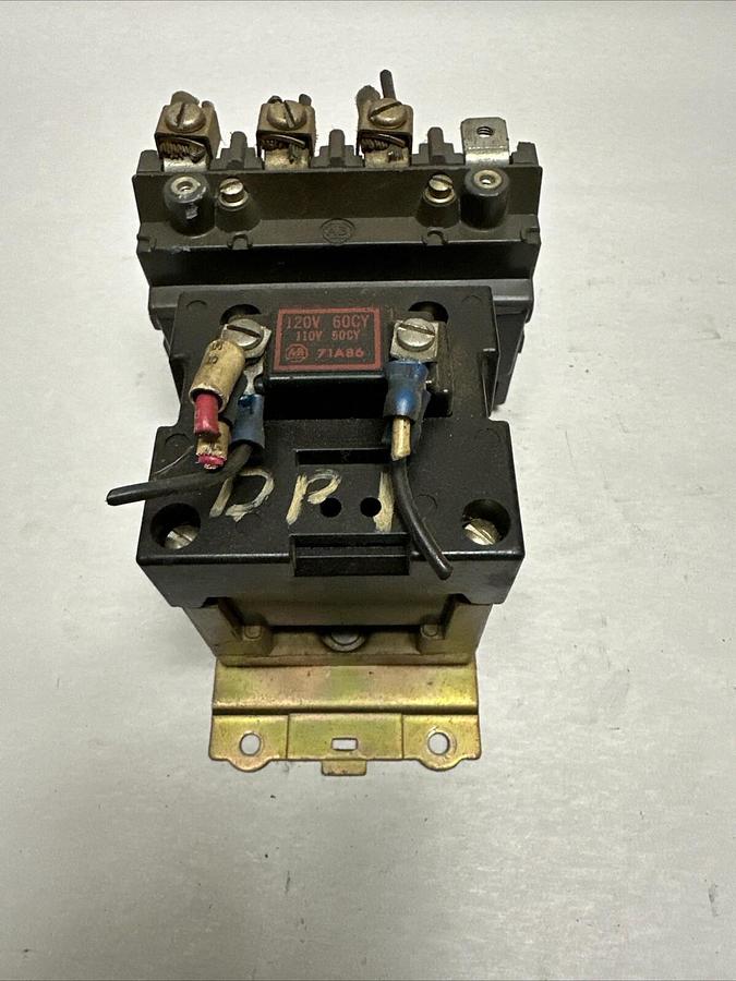 Used Allen-Bradley,702BOD93,Size 1 Contactor 4 Pole W/120 V Coil