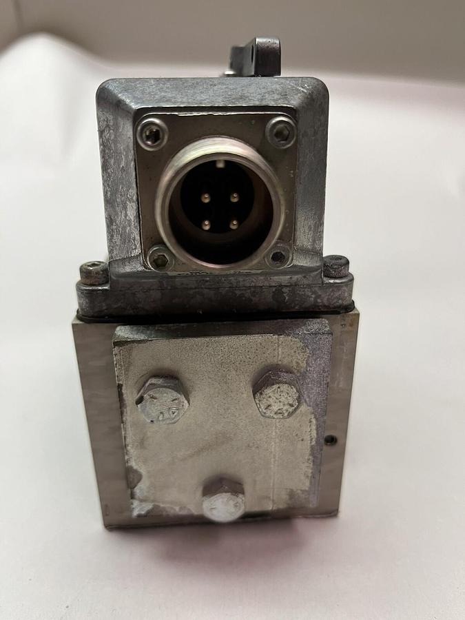 Used MOOG,G631-3601,SERVO VALVE