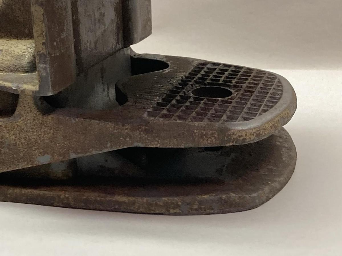 Used Square D,Class 9002,Foot Pedal Operator Switch 115V Ser B