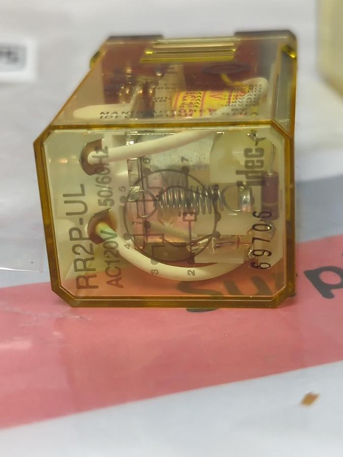 Used IDEC,RR2P-UL,GENERAL PURPOSE RELAY AC120V 50/60HZ LOT OF 2 PRE-OWNED