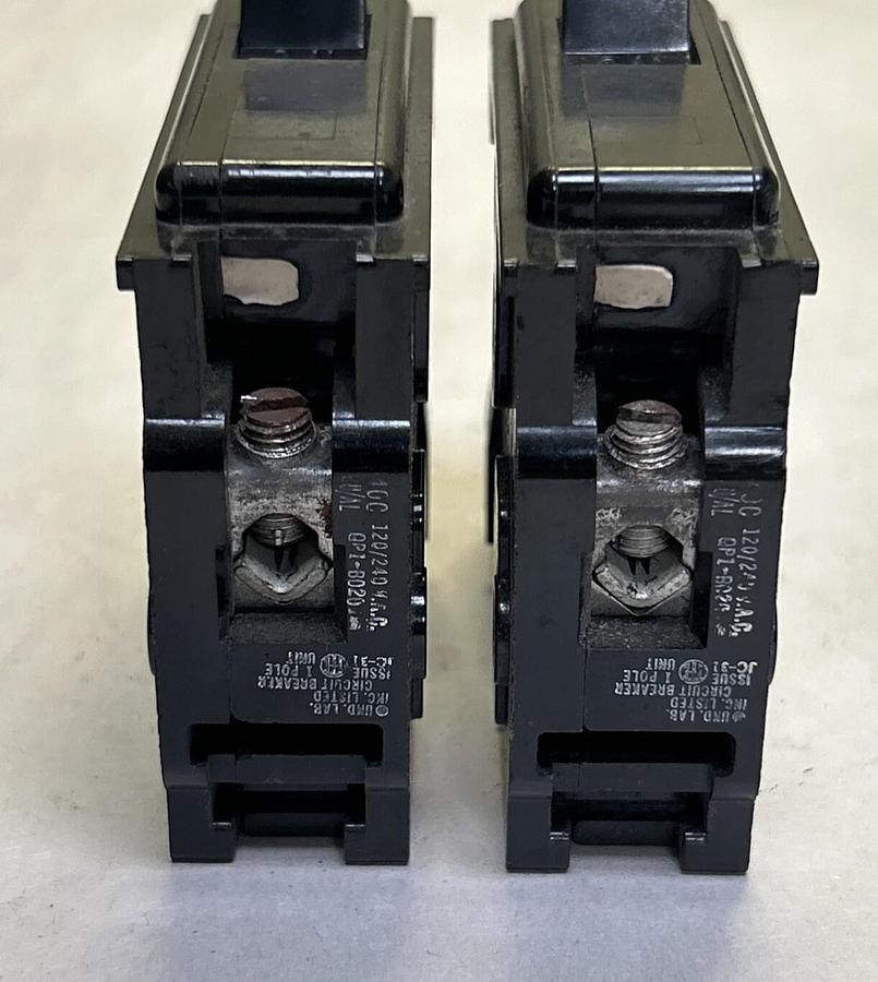 Used ITE,BQ1-B020,CIRCUIT BREAKER 20A 120/240V 1P LOT OF 2