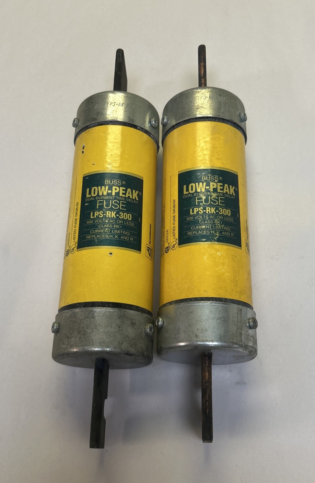 Used BUSSMANN,LPS-RK-300,LOW-PEAK FUSE 300A 600V LOT OF 2