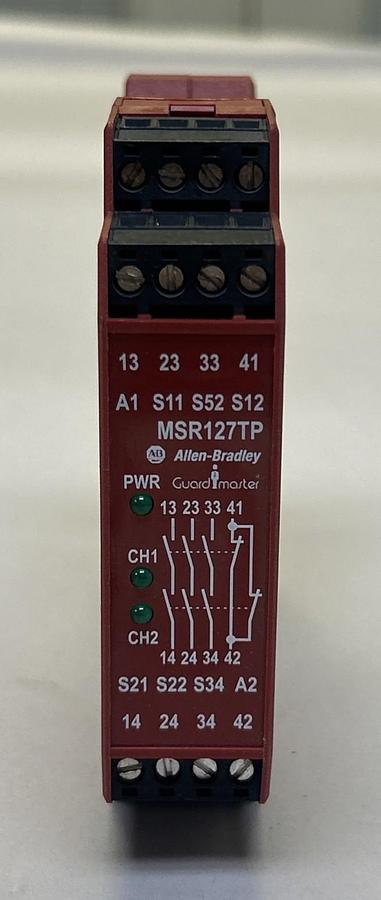 Used ALLEN BRADLEY,440R-N23131,SAFETY RELAY NEW