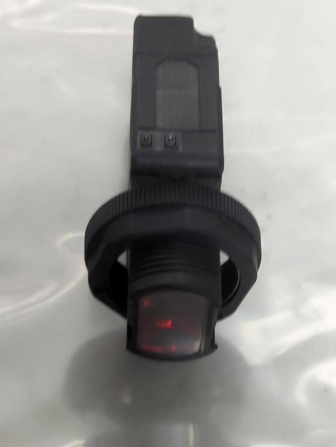 Used KEYENCE,PZ-GS1CBR,PHOTOELECTRIC SENSOR LOT OF 2 PRE-OWNED