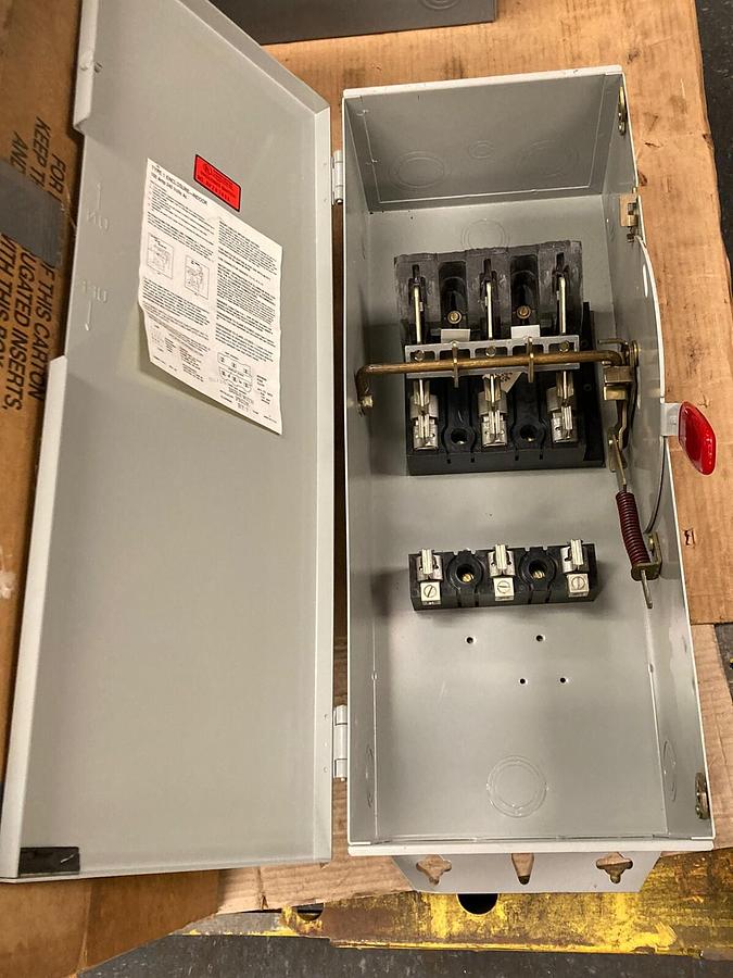 Westinghouse,HFN323,Heavy Duty Fusible Disconnect Switch 100A 240V