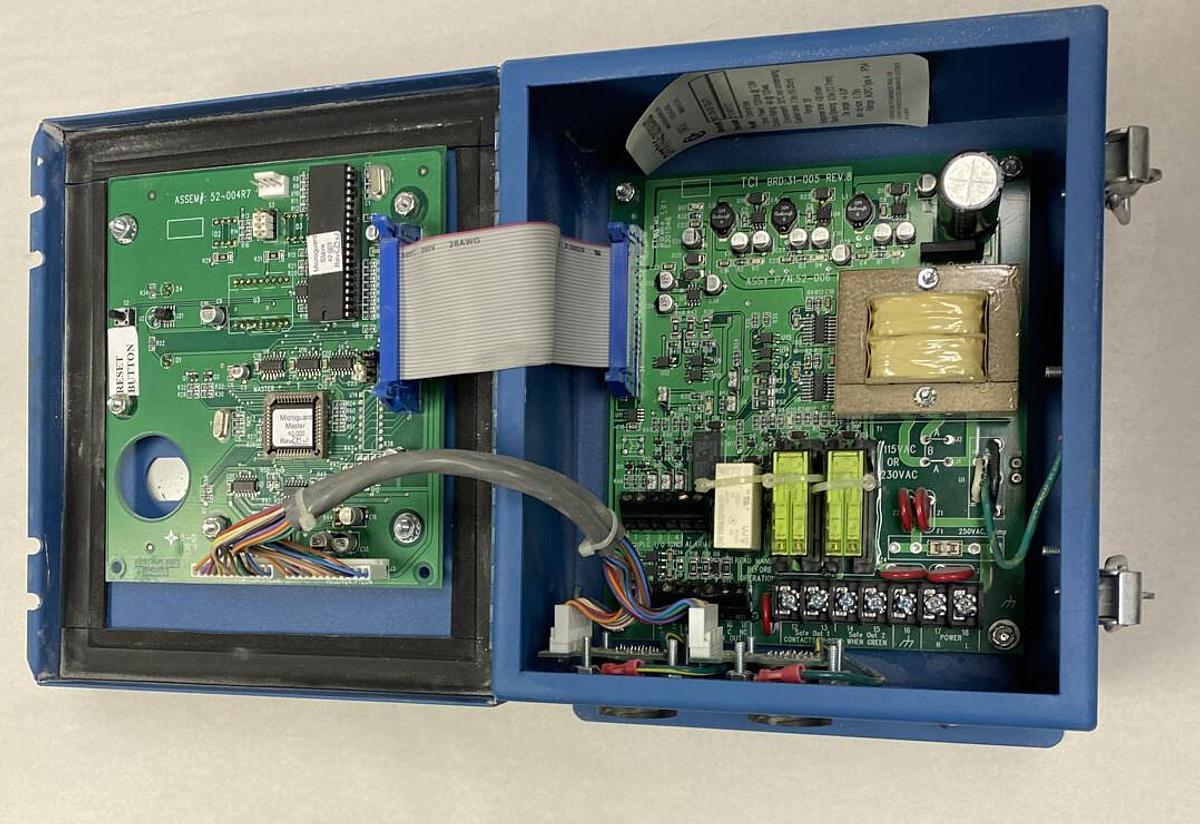 Used Pinnacle Microguard,MG-08-0F-30-PT,Emitter Receiver