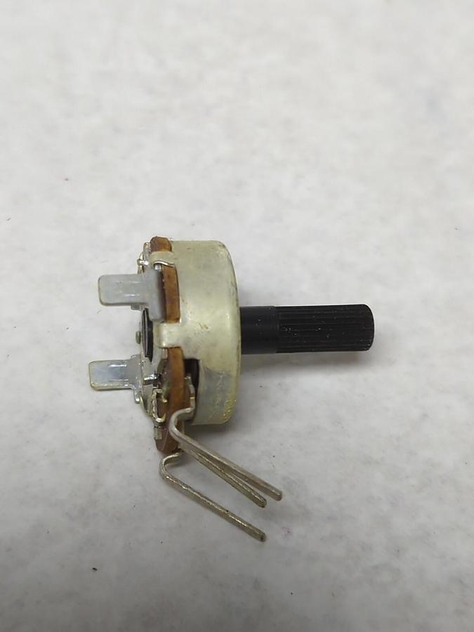 MALLORY,TRS26L,NUMBER 4 TAPER POTENTIOMETER 2 MEG NOS