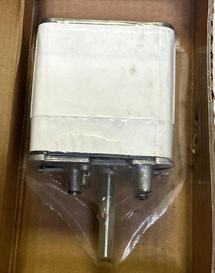 GENERAL ELECTRIC,SB9BB303SUM2Y,ROTARY CAM SWITCH NOS