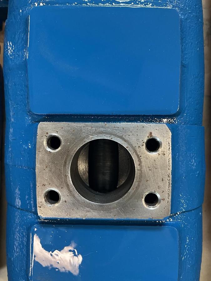 Used COMMERCIAL INTERTECH,D80432,HYDRAULIC VALVE FLOW DIVIDER