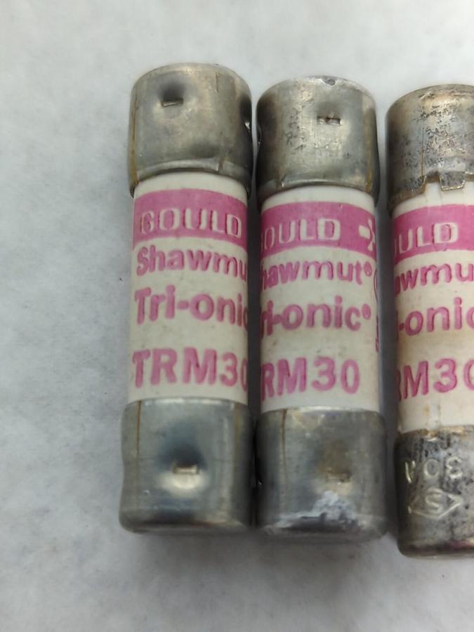 GOULD SHAWMUT,TRM 30,TRI-ONIC 30 AMP FUSE LOT OF 8 NOS