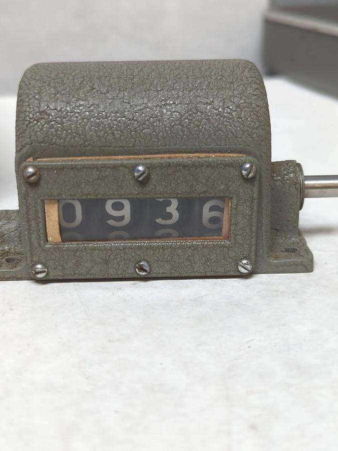 VEEDER-ROOT,D-10522-001,4-DIGIT COUNTER 116234-005 NOS