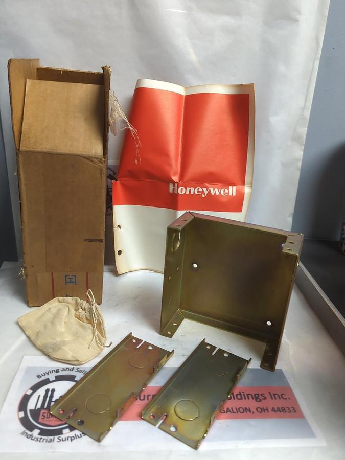 HONEYWELL,137108A,DIATROL TERMINAL COVER NOS