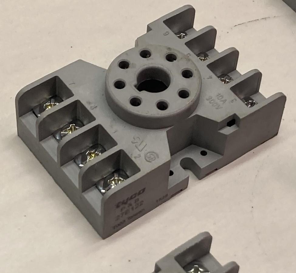 Used Tyco Electronics,P&B 27E122,8-Pin Relay Socket Lot of 8