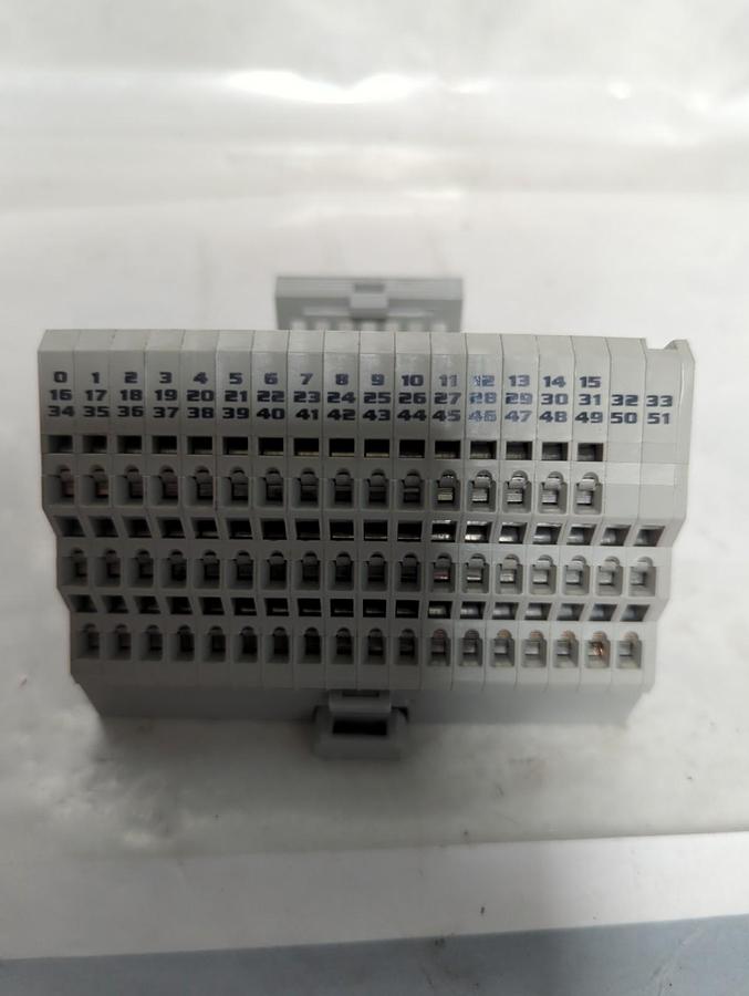 Used ALLEN BRADLEY,1794-TB32S,SERIES A TERMINAL BASE REV A01 PRE-OWNED