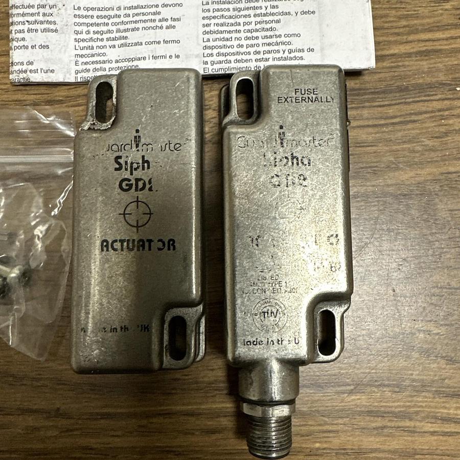 Used Allen Bradley Guard Master,Sipha GD2,Actuator LOT of 2