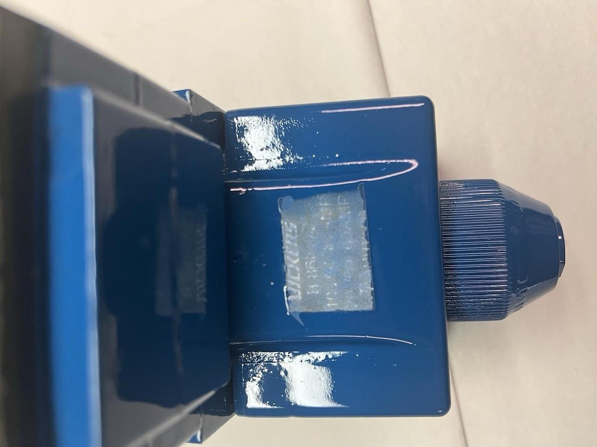 Used VICKERS,DG4S4LW-012C-B-60,DIRECTIONAL PILOT VALVE 02-119493 110/120V COIL