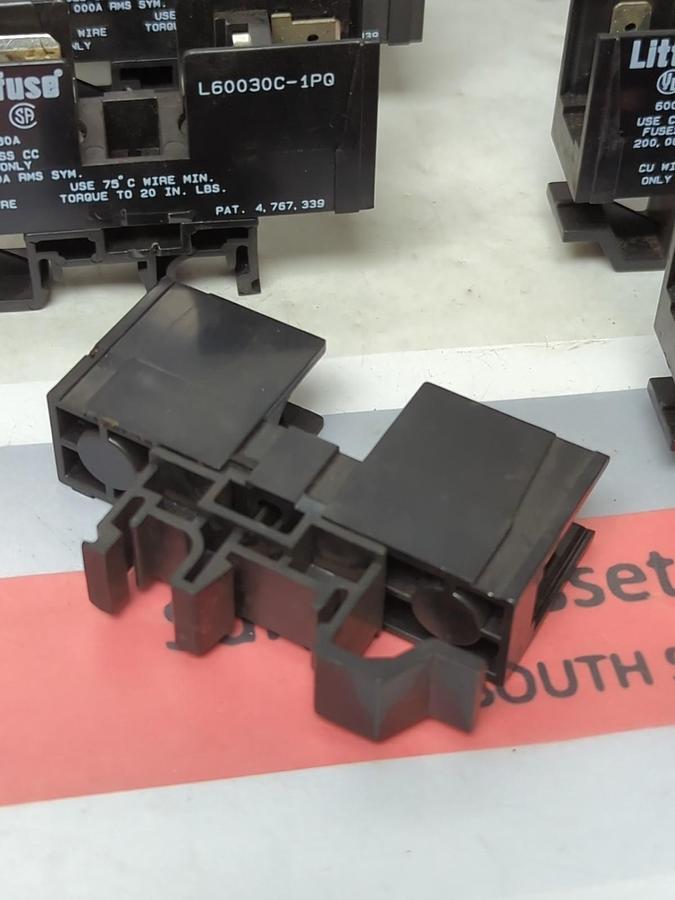 Used LITTELFUSE,L60030C-1PQ,FUSE HOLDER 600V 30 AMP LOT OF 12 PRE-OWNED