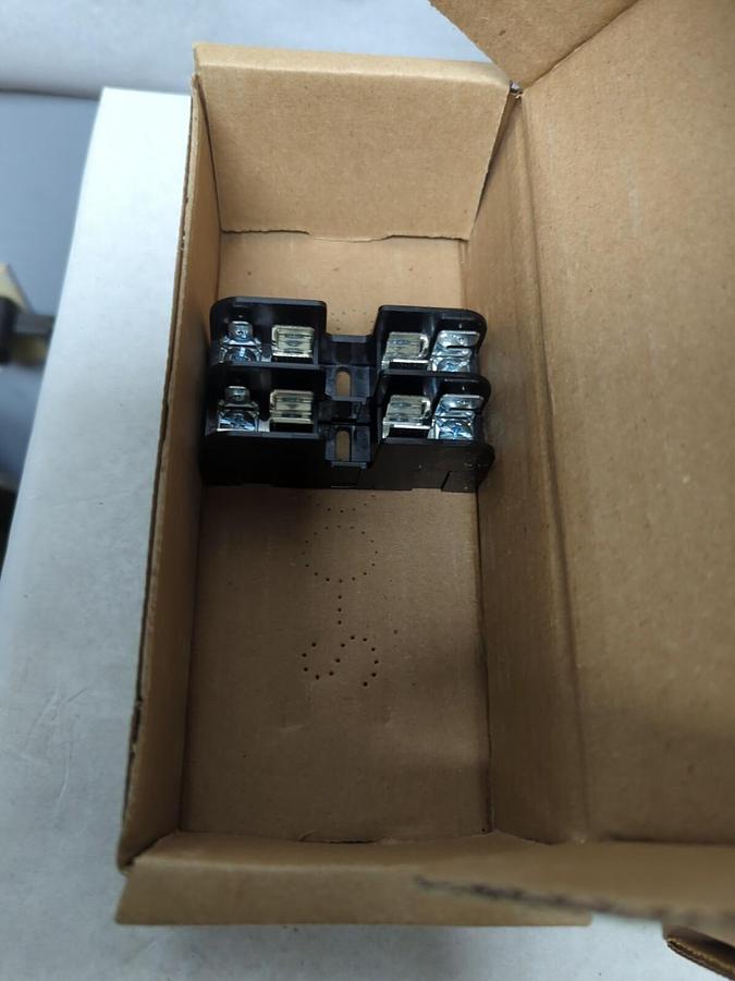 MERSEN,30322,FUSE BLOCK/HOLDER 600V 30A 2-POLE LOT OF 6 NOS