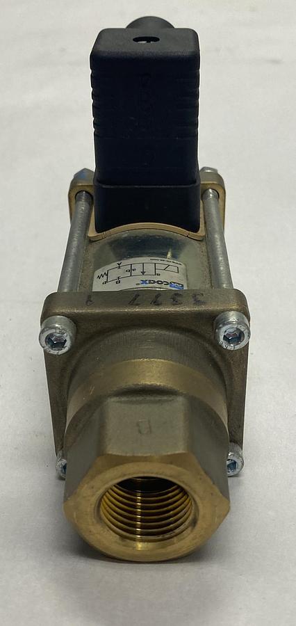 Used Co-Ax,MK102C116VPB1/2P2A,Two-Way Coaxial Valve