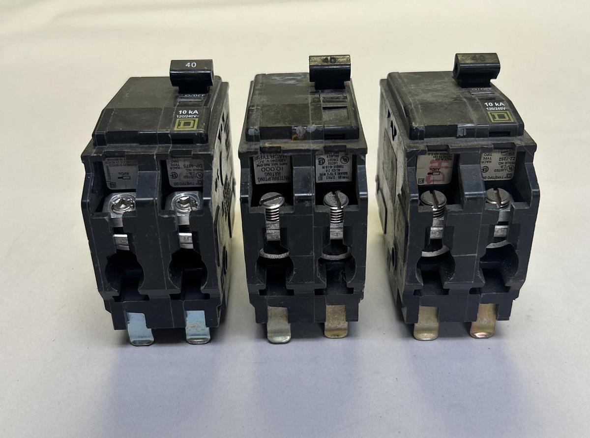 Used SQUARE D,Q0240,CIRCUIT BREAKER 40A 120/240V 2P LOT OF 3