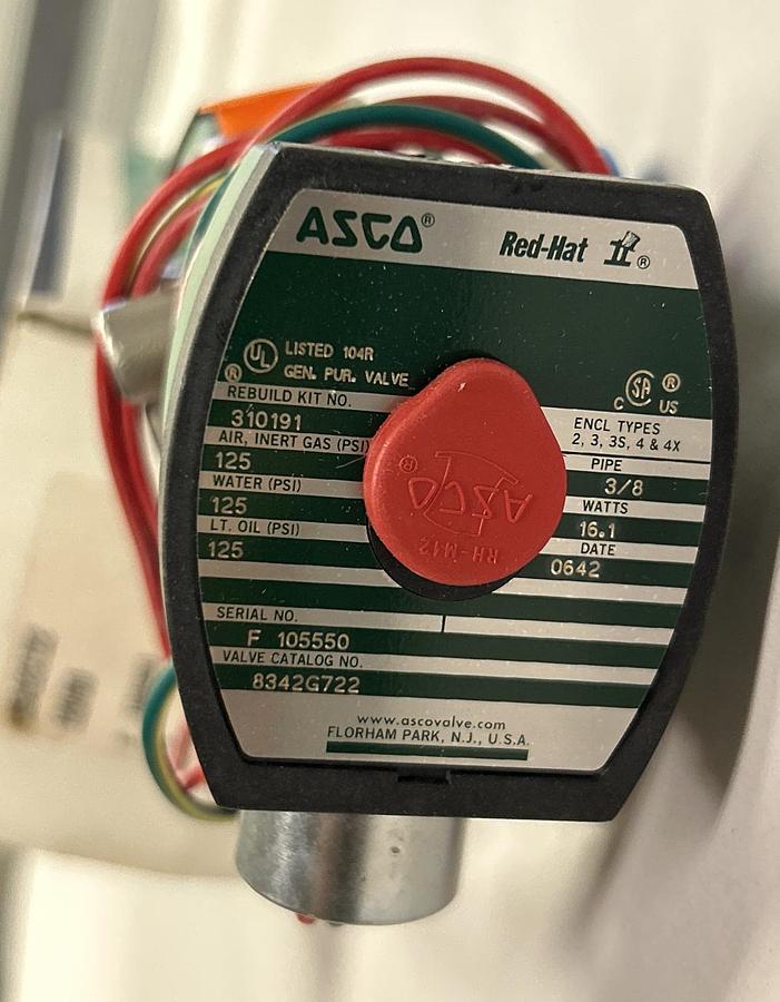 Used ASCO,8342G722,SOLENOID VALVE 3/8IN 120V 4WAY NEW