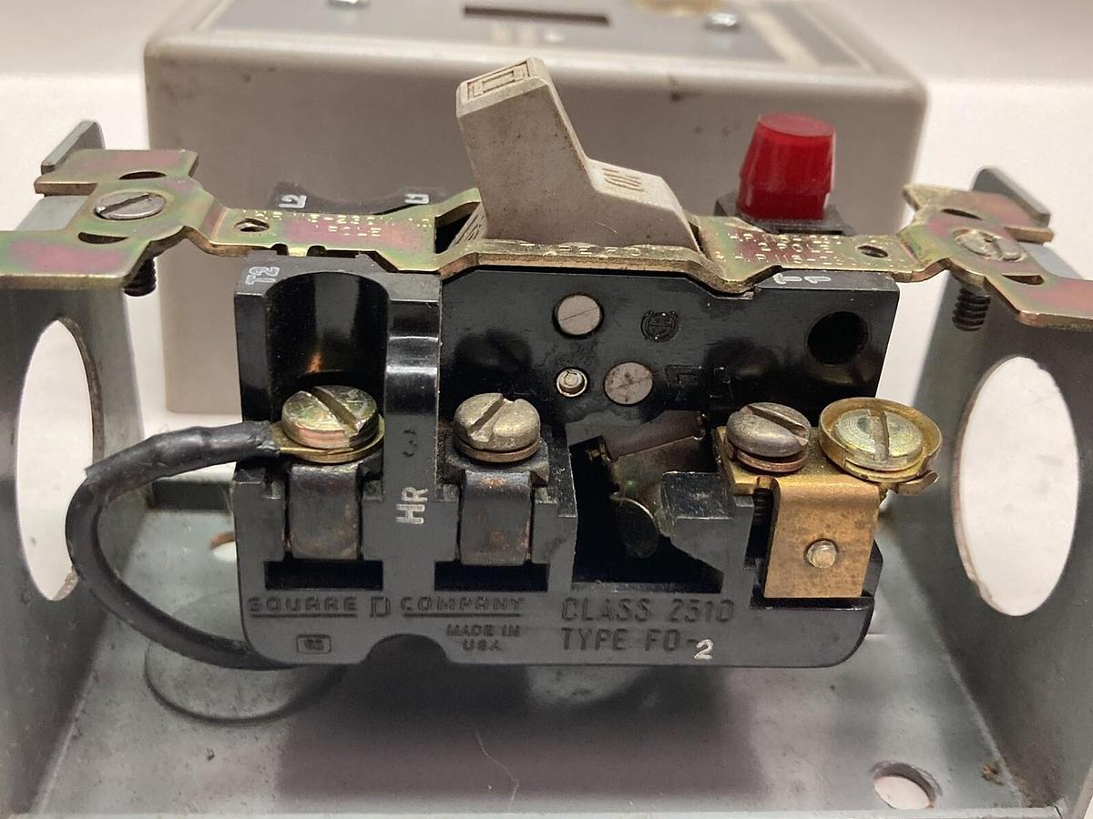 Used Square D,Class 2510 Type F,Overload Relay Switch