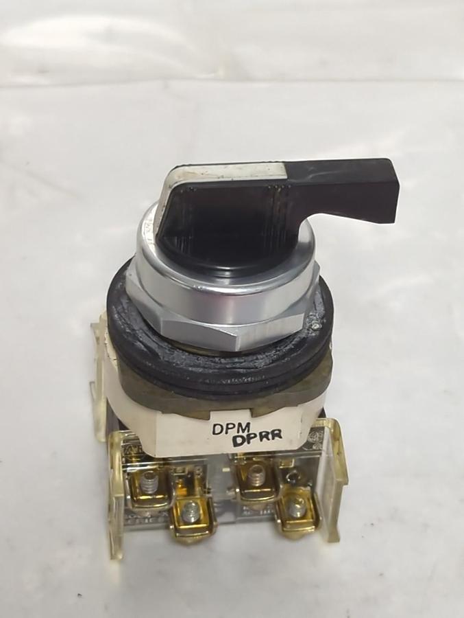 Used ALLEN BRADLEY,800T-J20KD7,SER T SELECTOR SWITCH PRE-OWNED